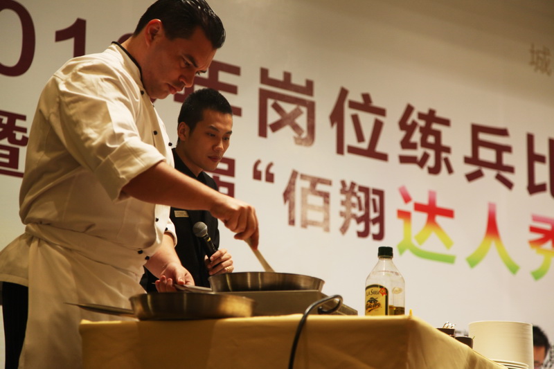 佰翔汇馨(威斯汀)酒店员工通过高标准的展示体现了国际水平,让大家打开眼界。